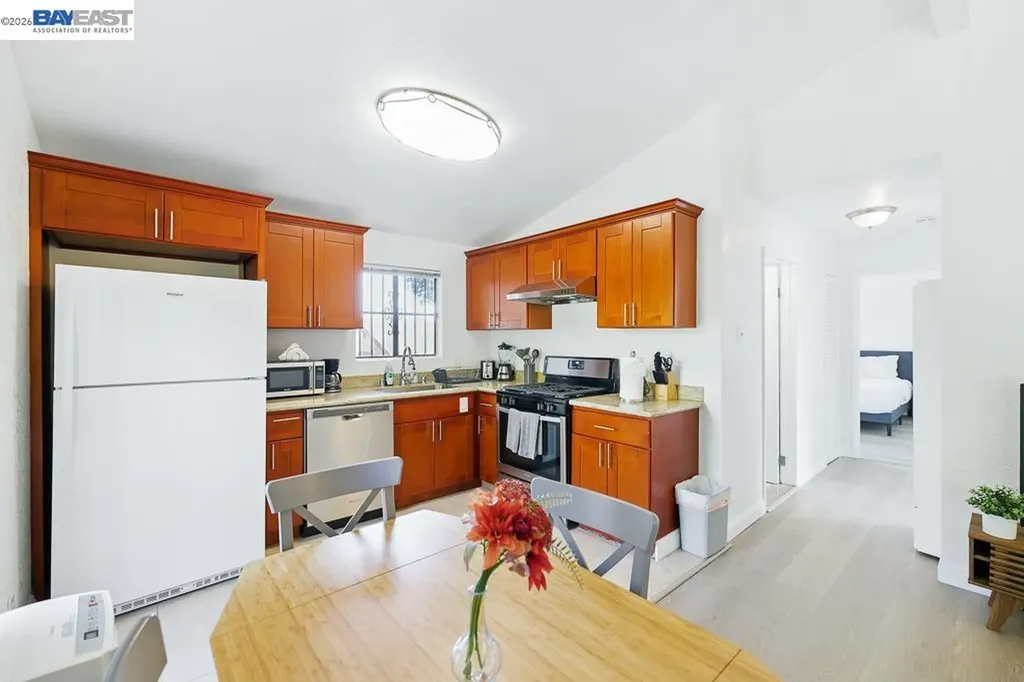 2506 Highland Avenue Oakland CA 94606