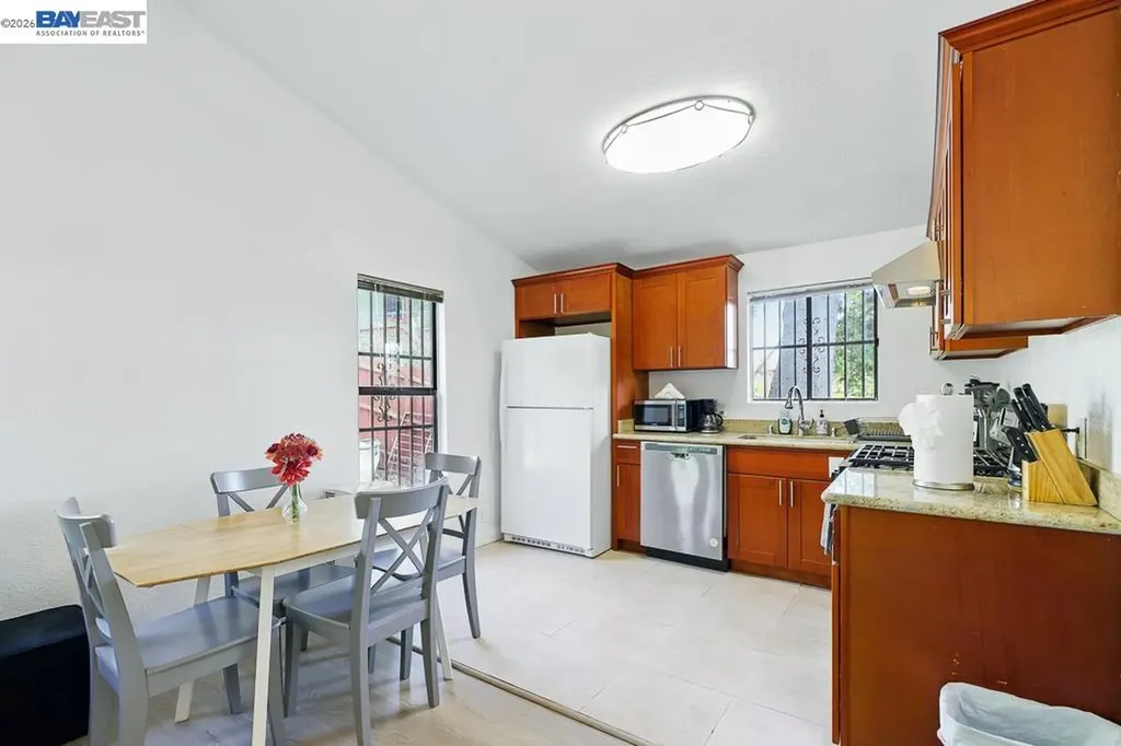 2506 Highland Avenue Oakland CA 94606