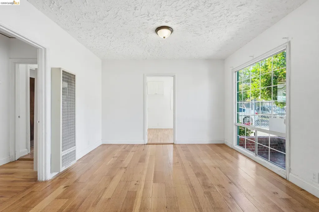 5465 Holland Street Oakland CA 94601