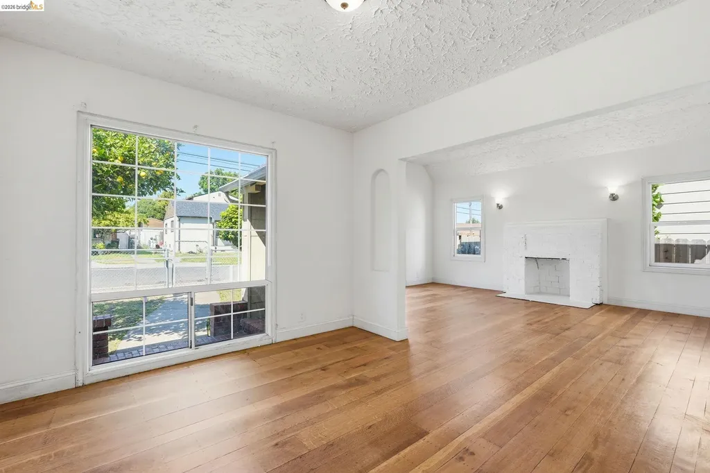 5465 Holland Street Oakland CA 94601