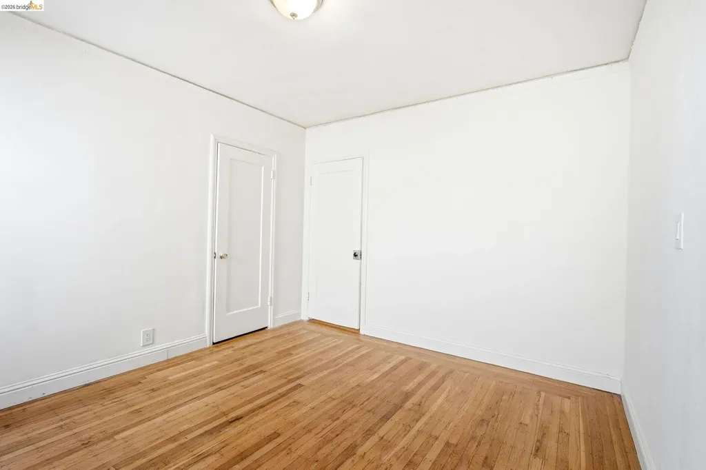 5465 Holland Street Oakland CA 94601