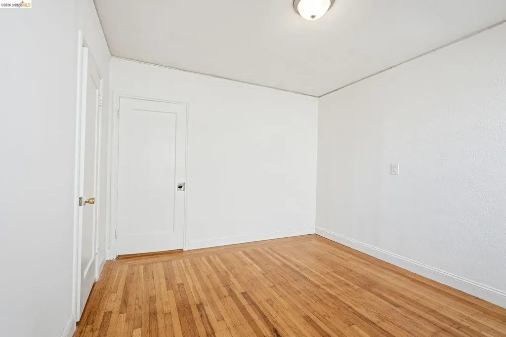 5465 Holland Street Oakland CA 94601