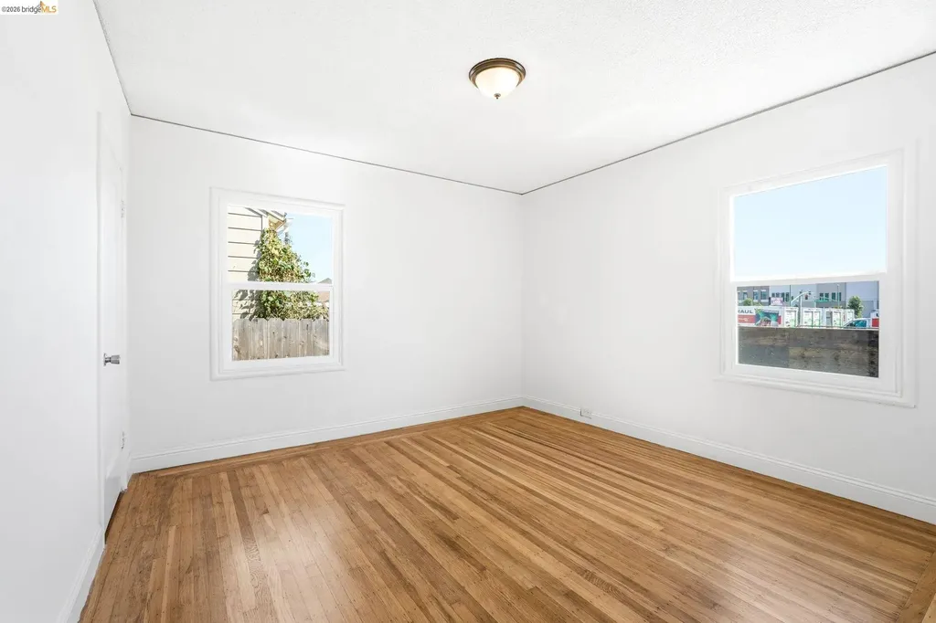 5465 Holland Street Oakland CA 94601