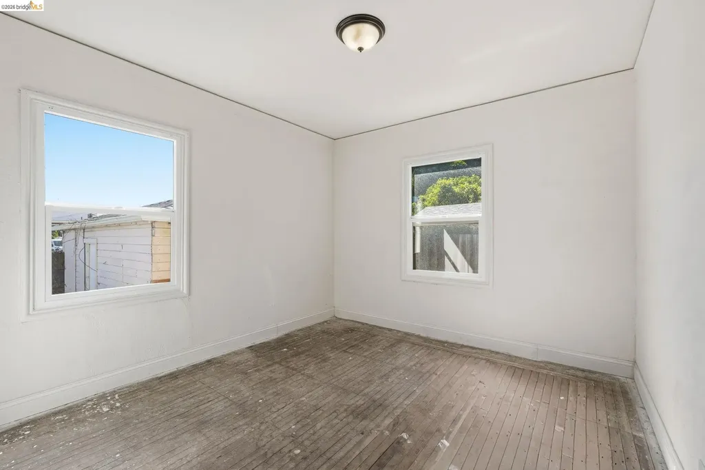 5465 Holland Street Oakland CA 94601