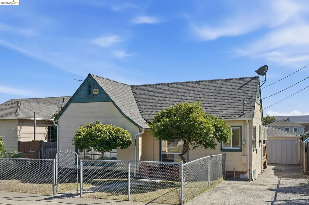 5465 Holland Street Oakland CA 94601