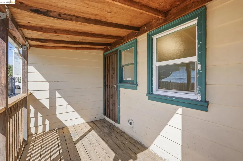 5465 Holland Street Oakland CA 94601