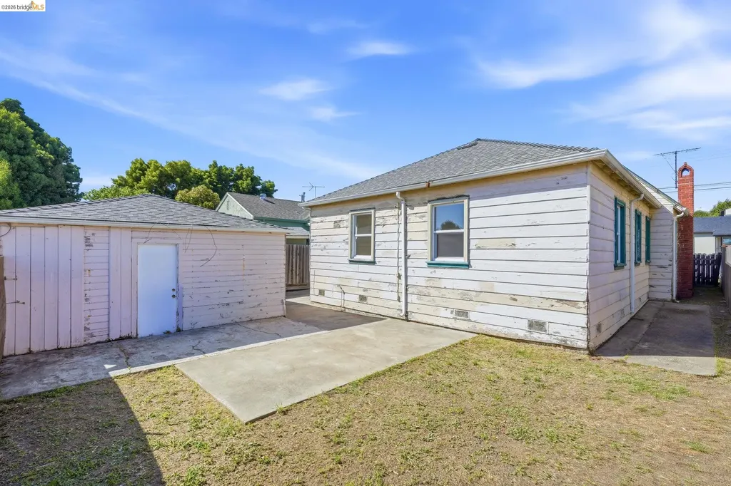 5465 Holland Street Oakland CA 94601