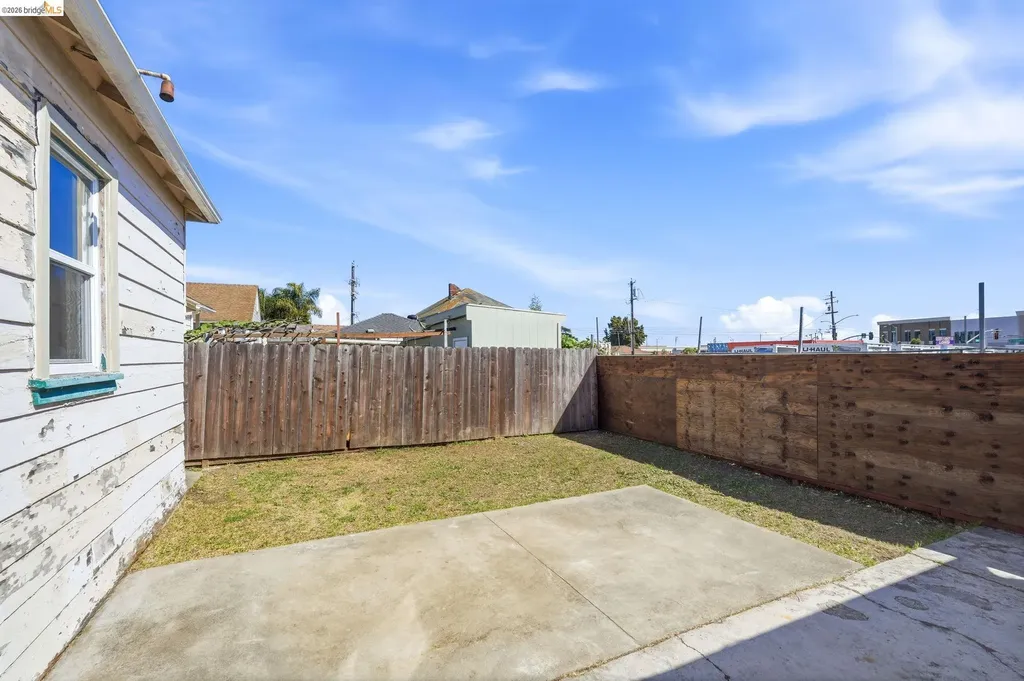 5465 Holland Street Oakland CA 94601