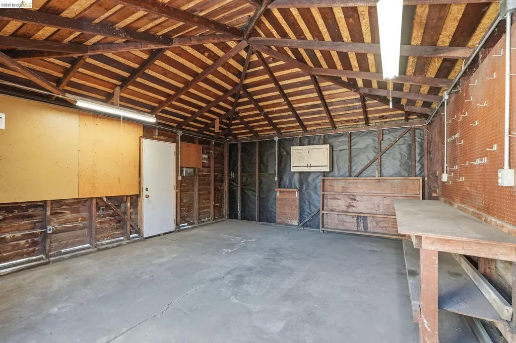 5465 Holland Street Oakland CA 94601