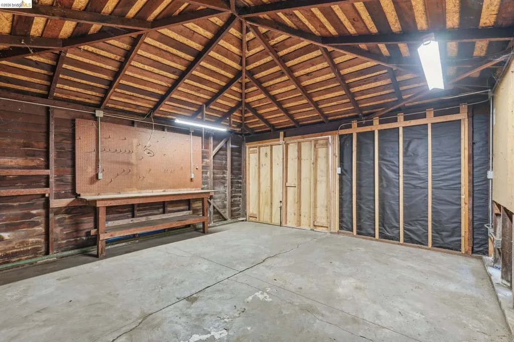 5465 Holland Street Oakland CA 94601