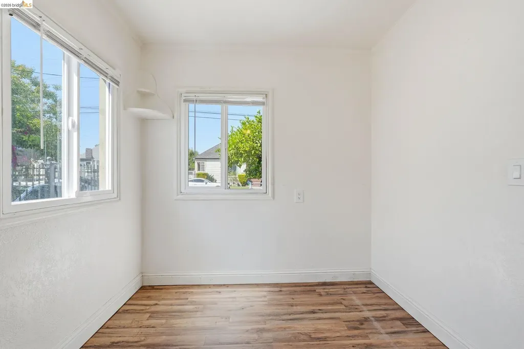 5465 Holland Street Oakland CA 94601