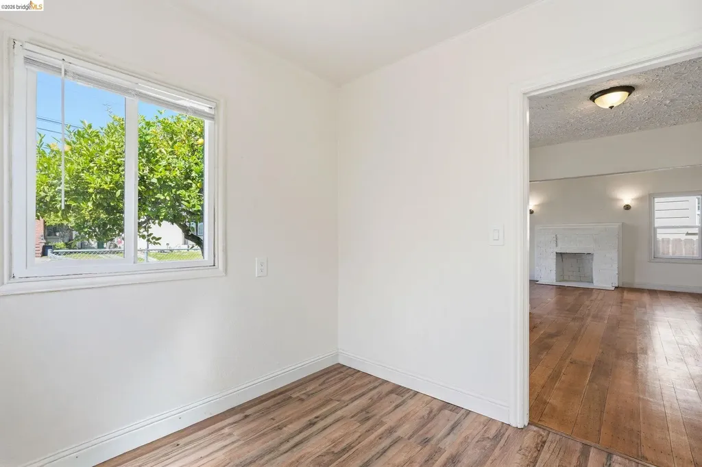 5465 Holland Street Oakland CA 94601