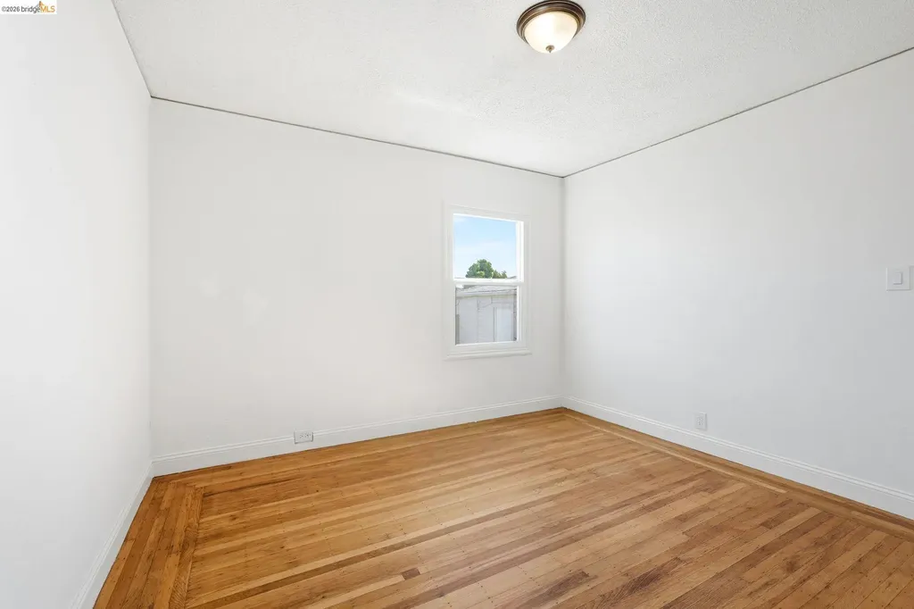 5465 Holland Street Oakland CA 94601