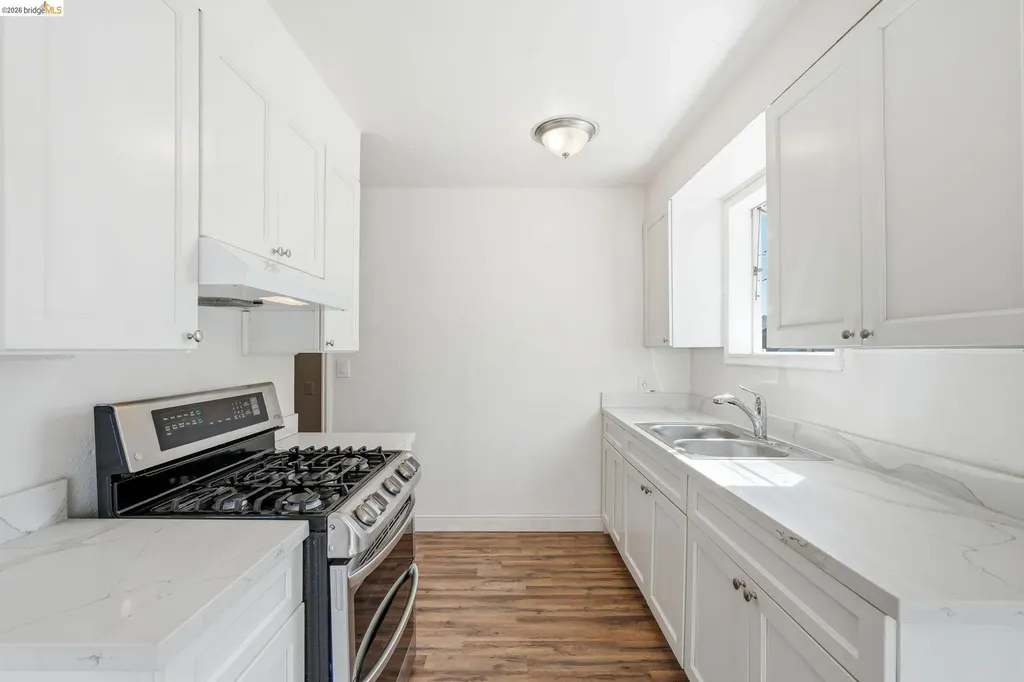 5465 Holland Street Oakland CA 94601