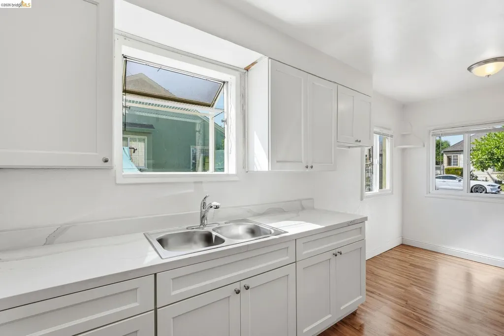 5465 Holland Street Oakland CA 94601