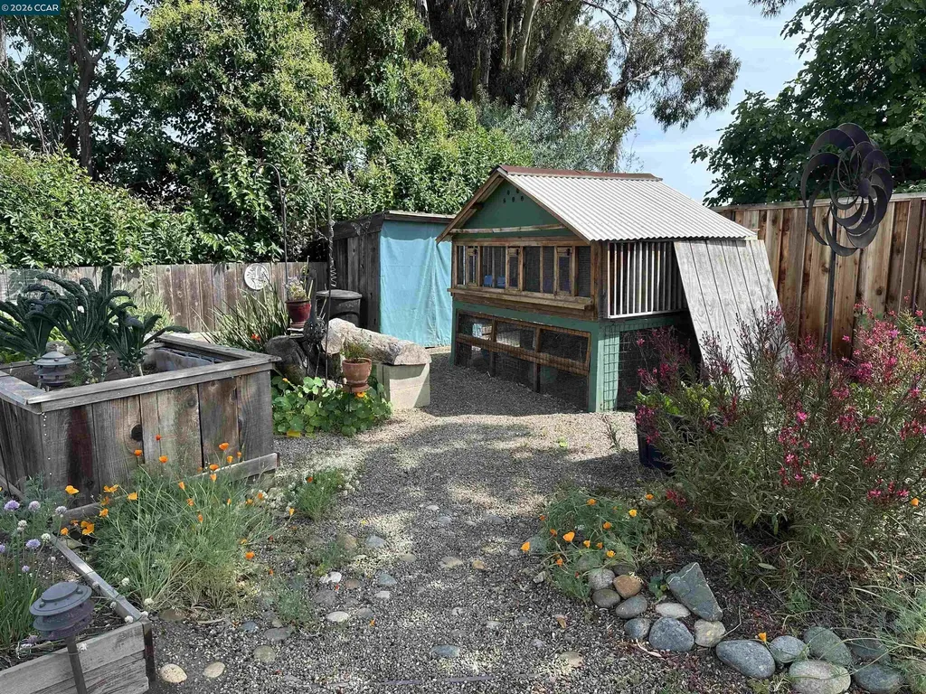 1941 Rainier Court Martinez CA 94553