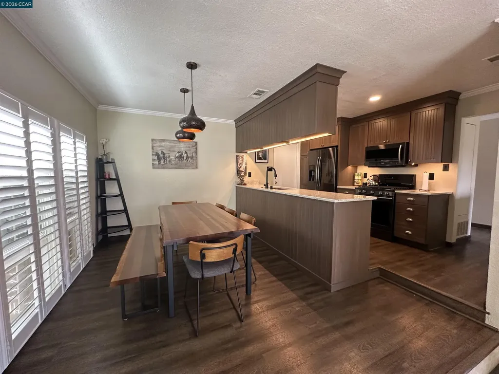1941 Rainier Court Martinez CA 94553