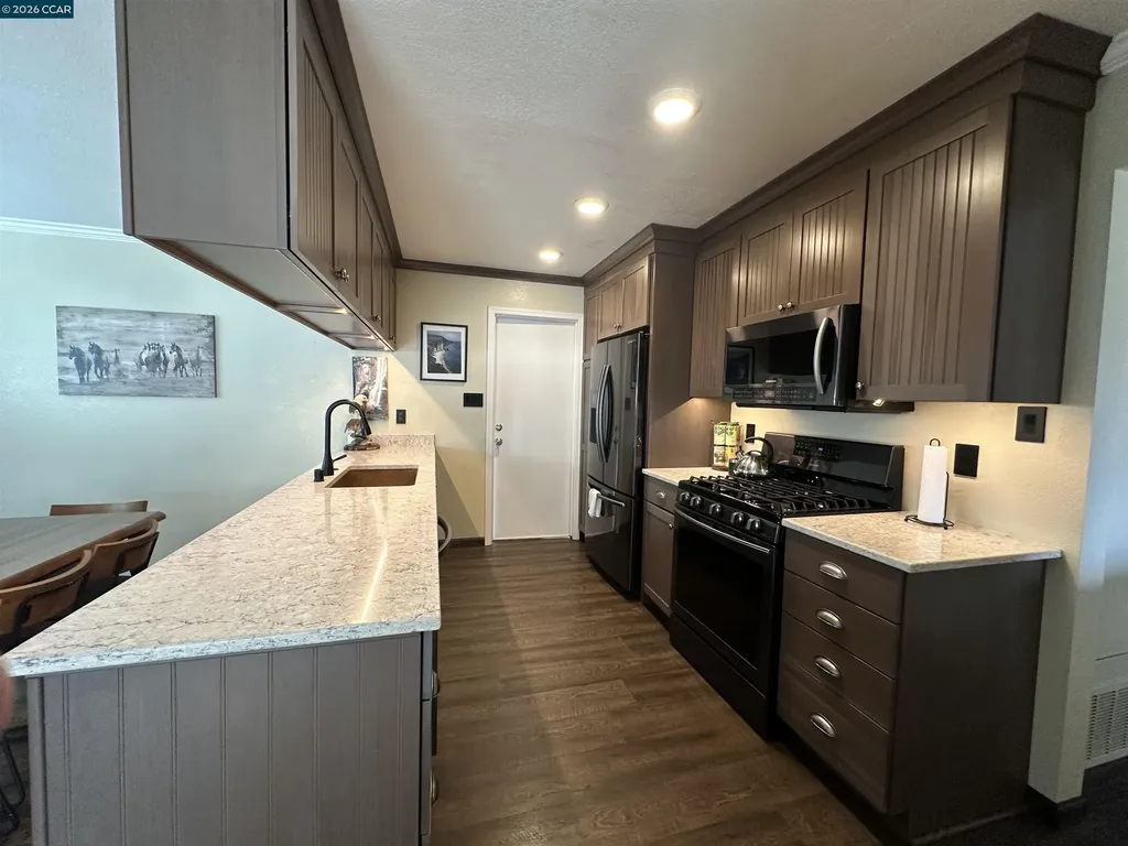 1941 Rainier Court Martinez CA 94553
