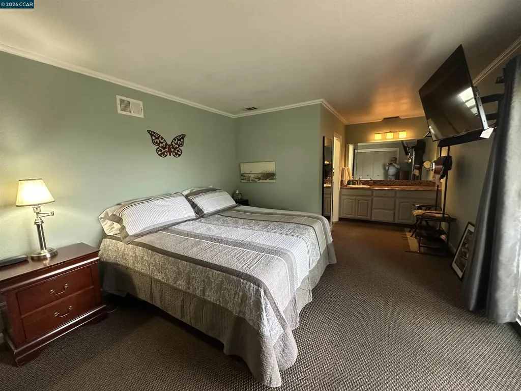 1941 Rainier Court Martinez CA 94553