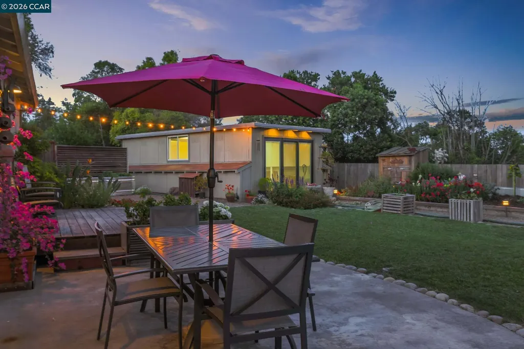 1941 Rainier Court Martinez CA 94553