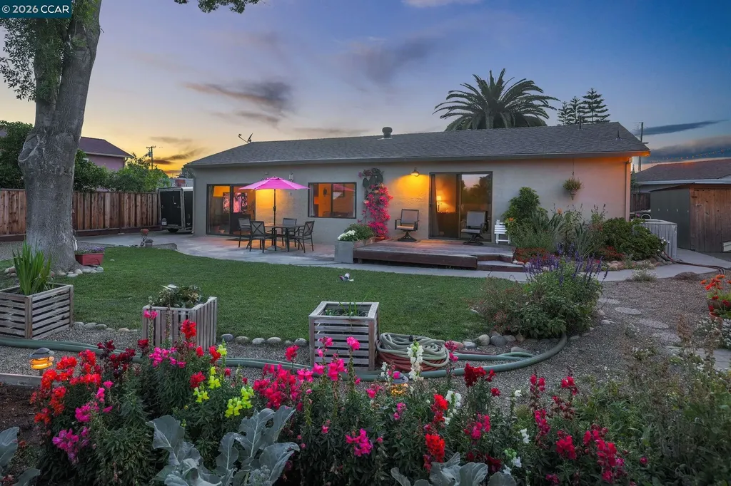 1941 Rainier Court Martinez CA 94553