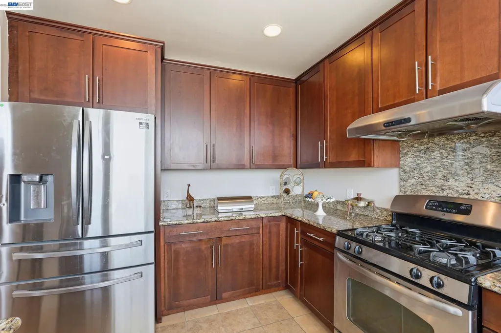 252 International Boulevard Oakland CA 94606