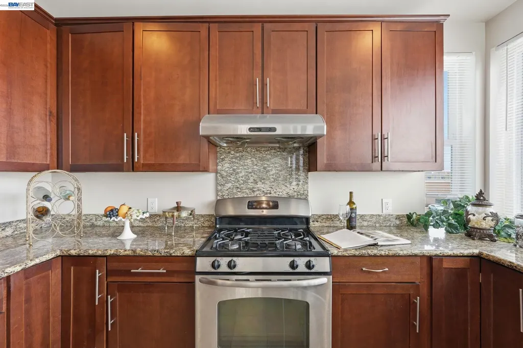 252 International Boulevard Oakland CA 94606