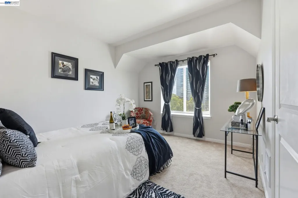 252 International Boulevard Oakland CA 94606