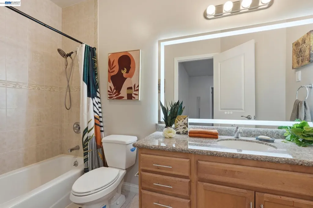 252 International Boulevard Oakland CA 94606