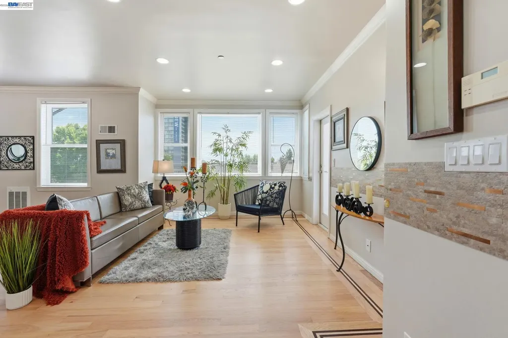 252 International Boulevard Oakland CA 94606