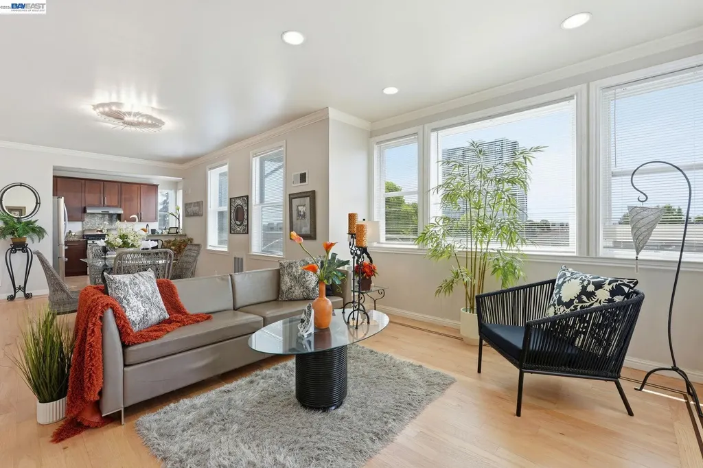 252 International Boulevard Oakland CA 94606