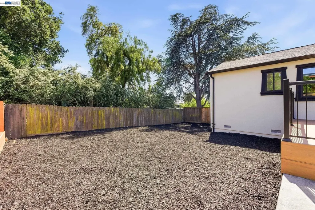 2551 Hermosa Terrace Hayward CA 94541