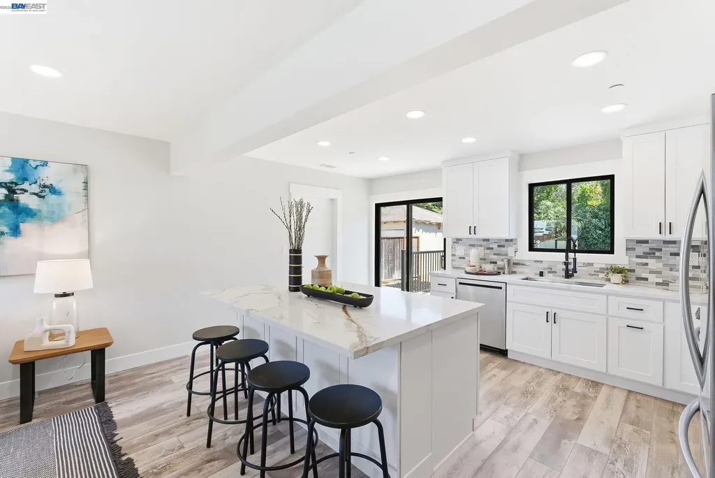 2551 Hermosa Terrace Hayward CA 94541