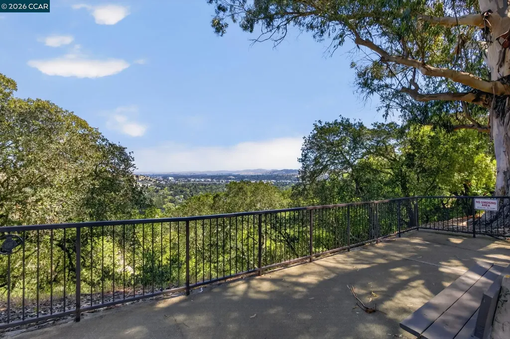 1124 Oakmont Drive Walnut Creek CA 94595