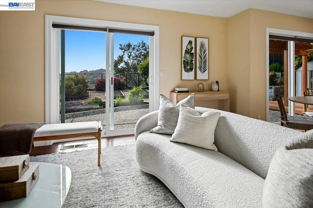 6086 Bellingham Drive Castro Valley CA 94552