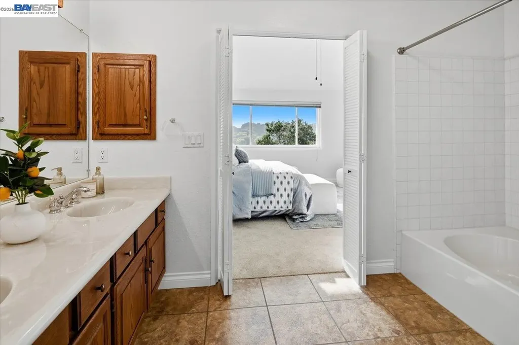 6086 Bellingham Drive Castro Valley CA 94552