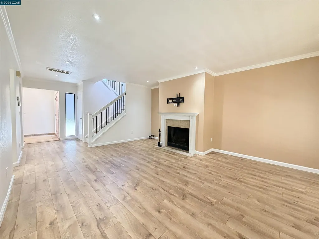 886 Valley Run Hercules CA 94547