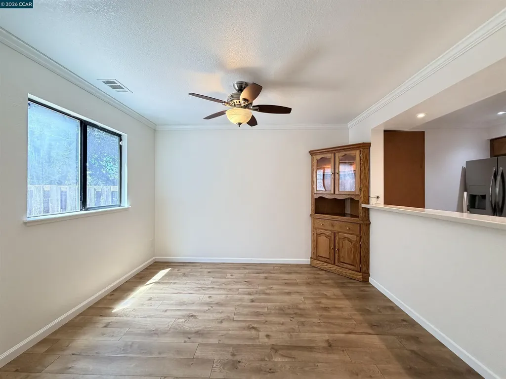886 Valley Run Hercules CA 94547