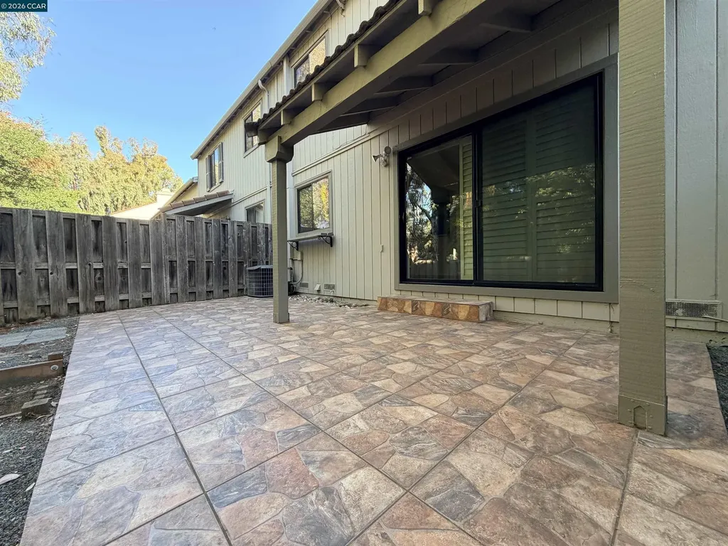 886 Valley Run Hercules CA 94547