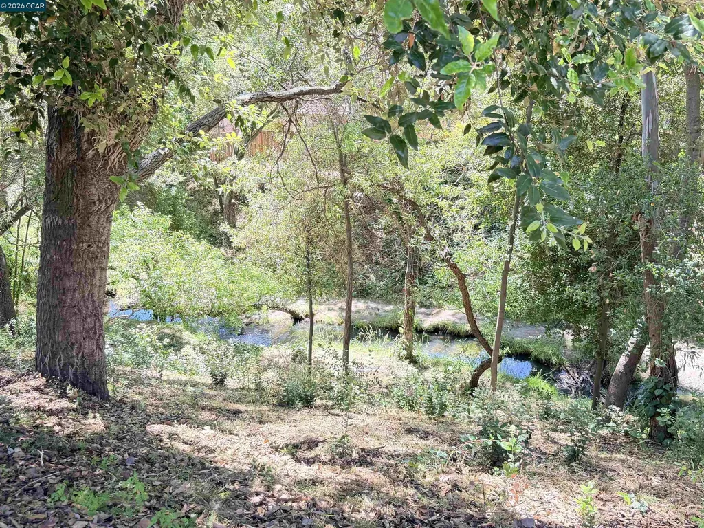 886 Valley Run Hercules CA 94547