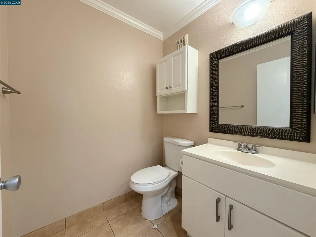 886 Valley Run Hercules CA 94547