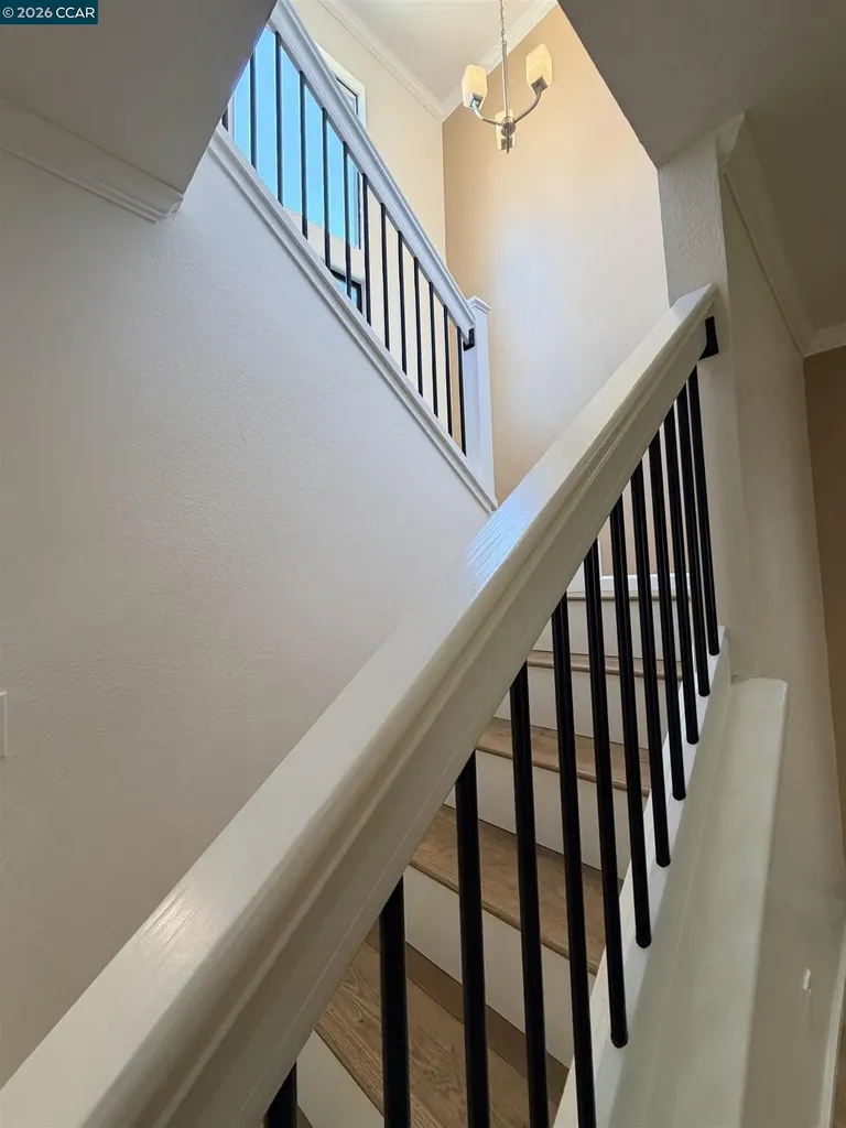 886 Valley Run Hercules CA 94547