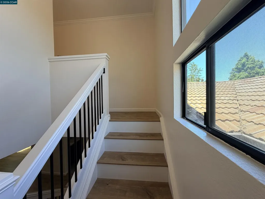 886 Valley Run Hercules CA 94547