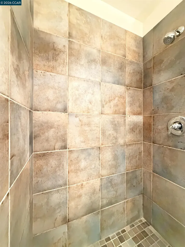 886 Valley Run Hercules CA 94547