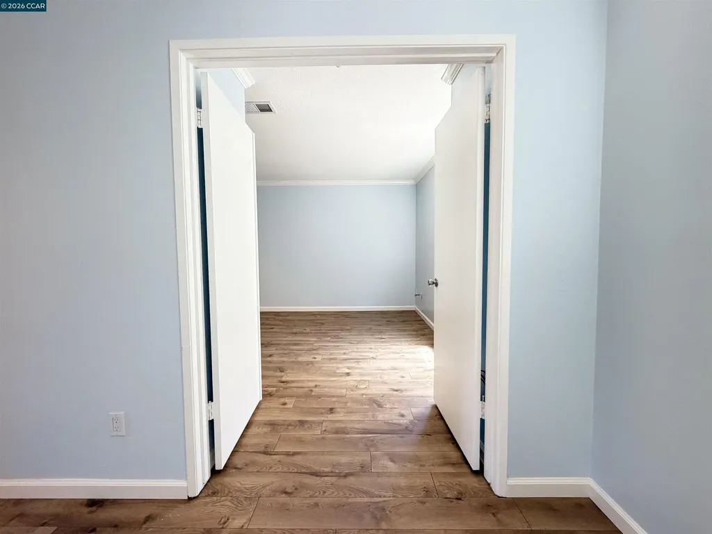 886 Valley Run Hercules CA 94547