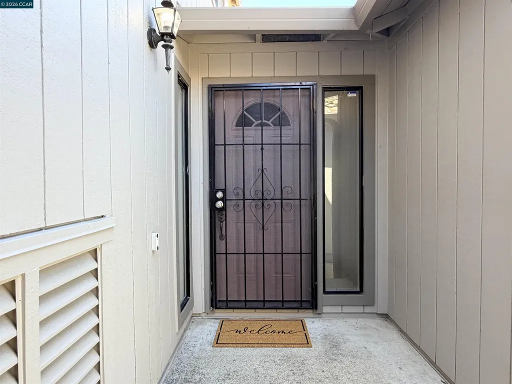 886 Valley Run Hercules CA 94547