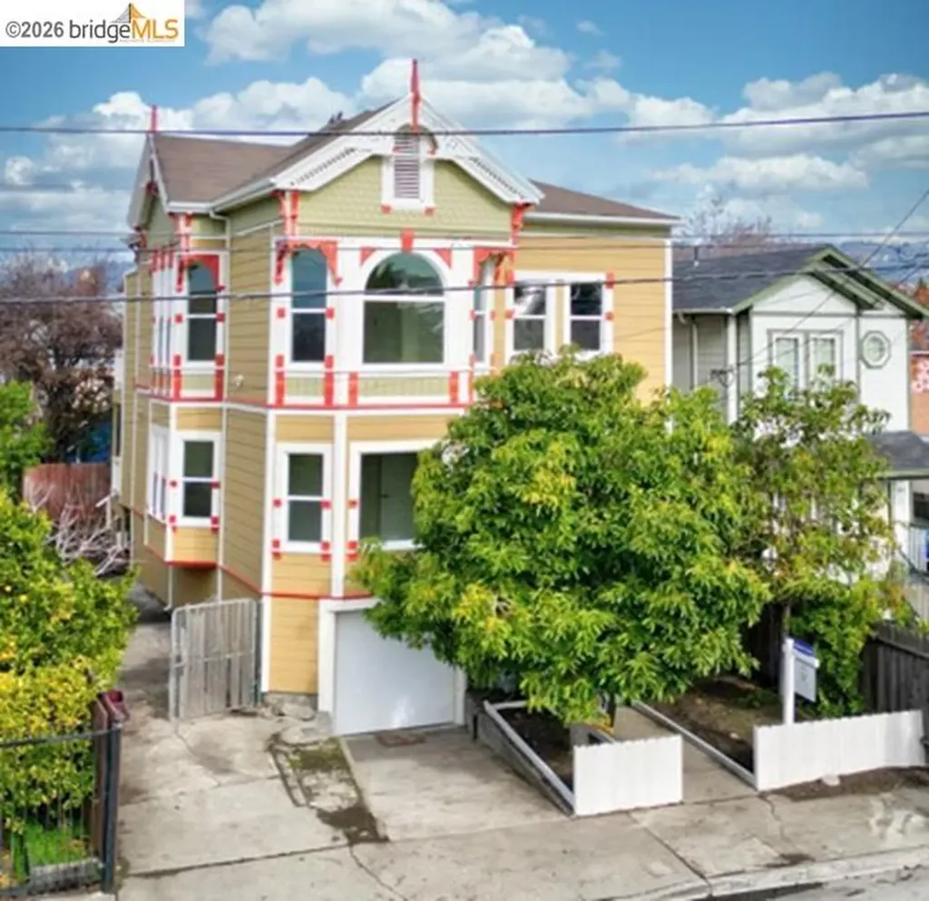 1002-4 36th Street Oakland CA 94607