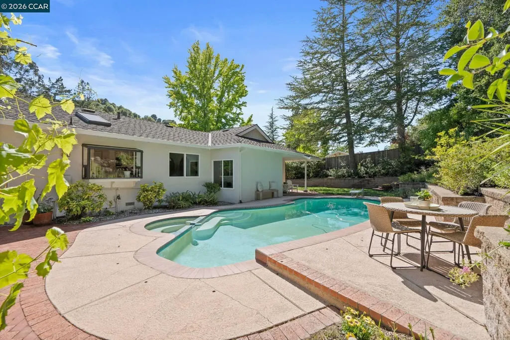 3856 Paseo Grande Moraga CA 94556