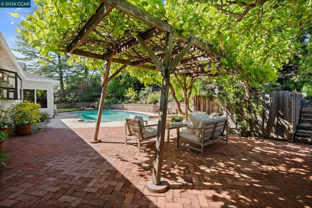 3856 Paseo Grande Moraga CA 94556