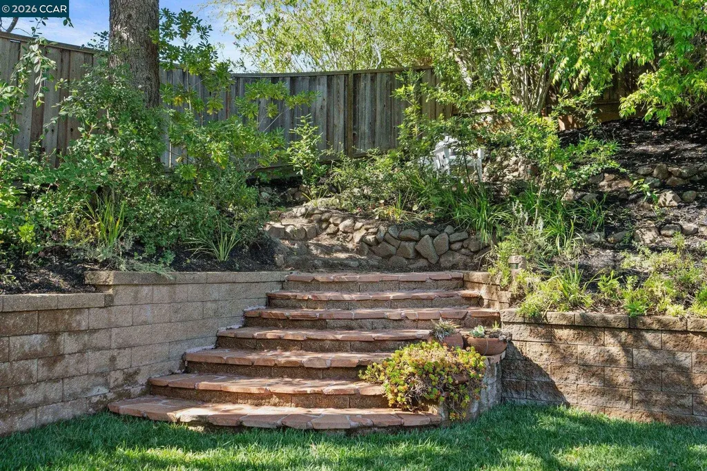 3856 Paseo Grande Moraga CA 94556